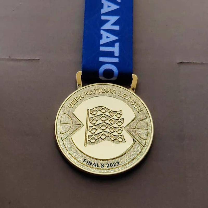 Huy Chương Vàng / Bạc 2023 UEFA Champions Medal / Medal / Tây Ban Nha / Croatian / Medal Kỷ Niệm