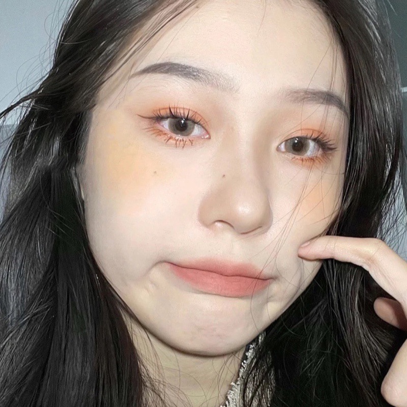 Kẻ Mắt Dạng Lỏng Ánh Nhũ Lấp Lánh Thời Trang