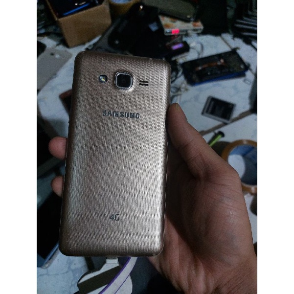 Cụm samsung j2 prime còn màn bị treo .