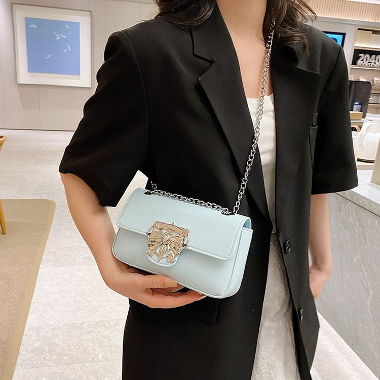 Túi xách đeo dưới cánh tay IELGY phối dây xích dễ phối đồ thời trang cho nữ