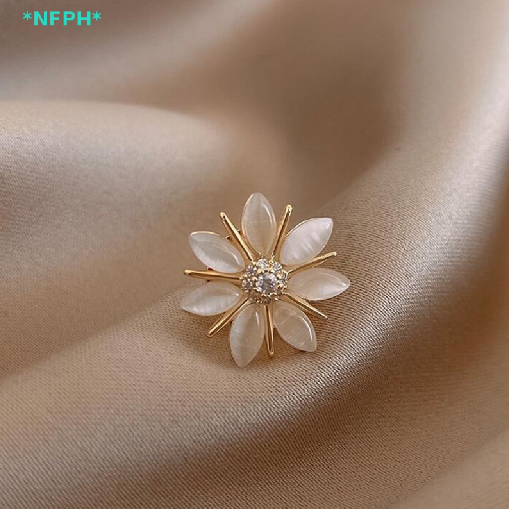 Ghim Cài Áo Hình Hoa Đính Ngọc Trai Nhân Tạo Thời Trang Cho Nữ Mới