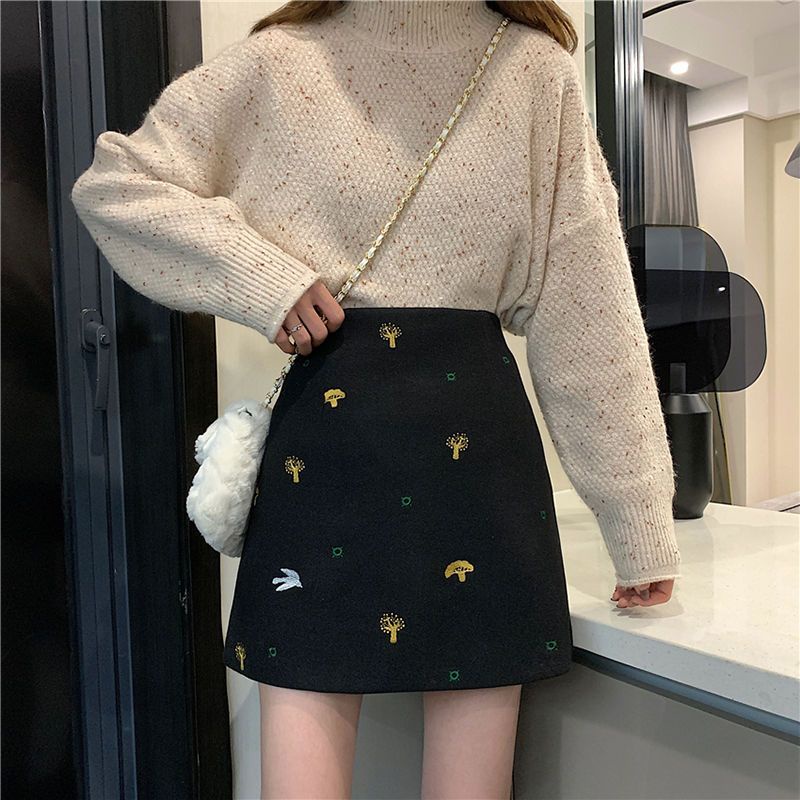 2023 New High Waist Slim Black Half body Embroidered Wrapped Hip Skirt Short Skirt