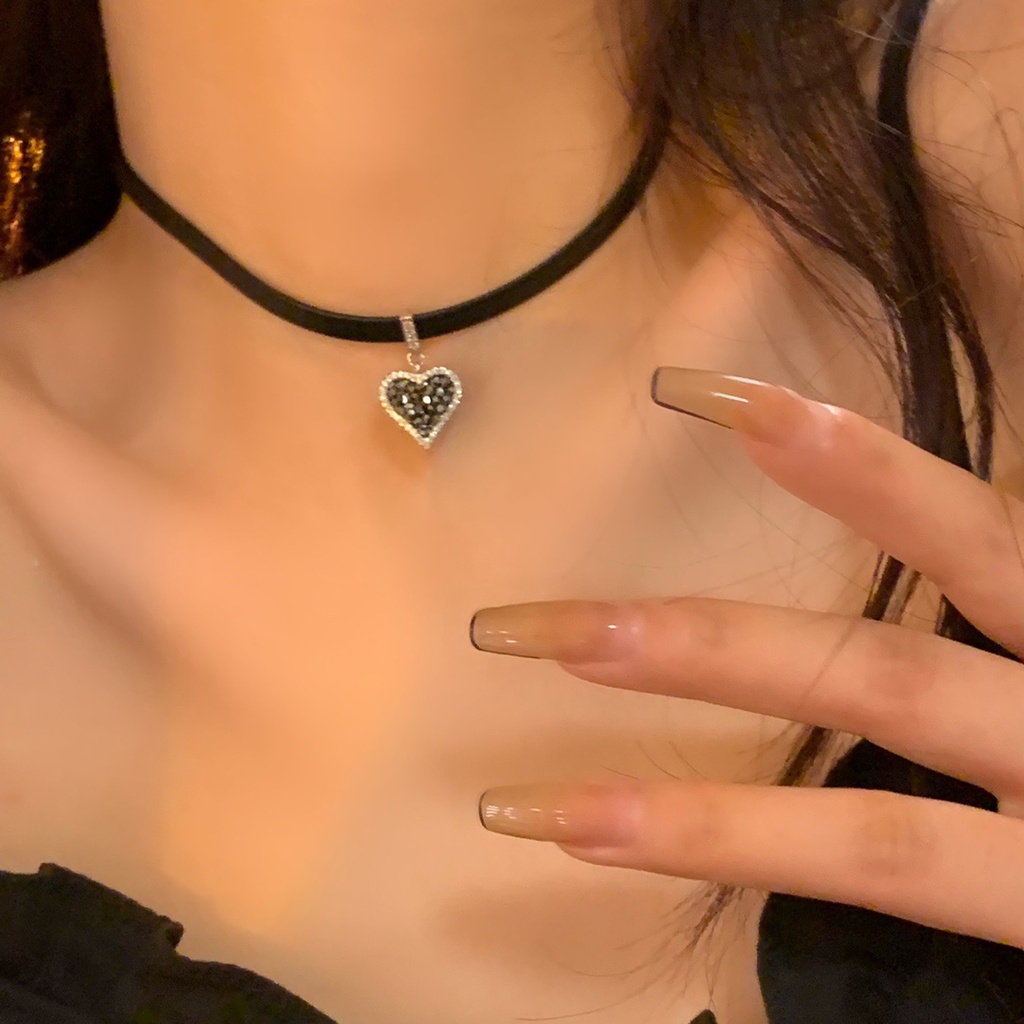 Vòng Cổ Choker Bằng Da Mặt Trái Tim Đơn Giản Cá Tính Phong Cách Hàn Quốc Cổ Điển Dành Cho Bạn Nữ