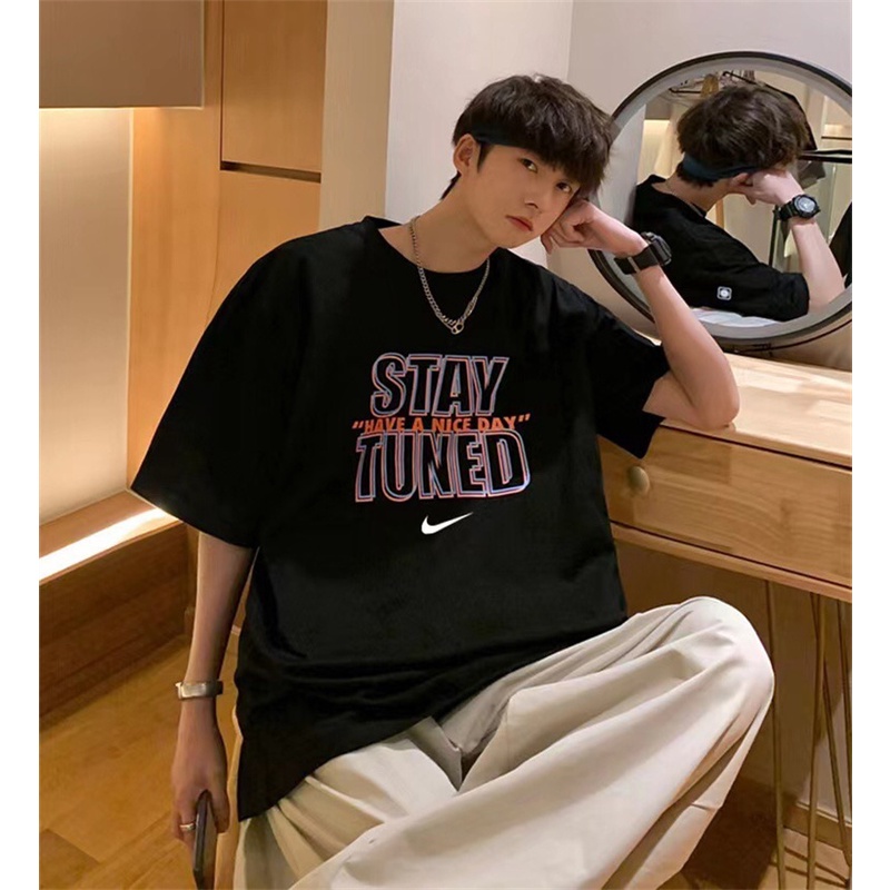 N 88- Áo Thun Tay Ngắn In Hình monogram Chồng Lên Nhau Chính Hãng Mới