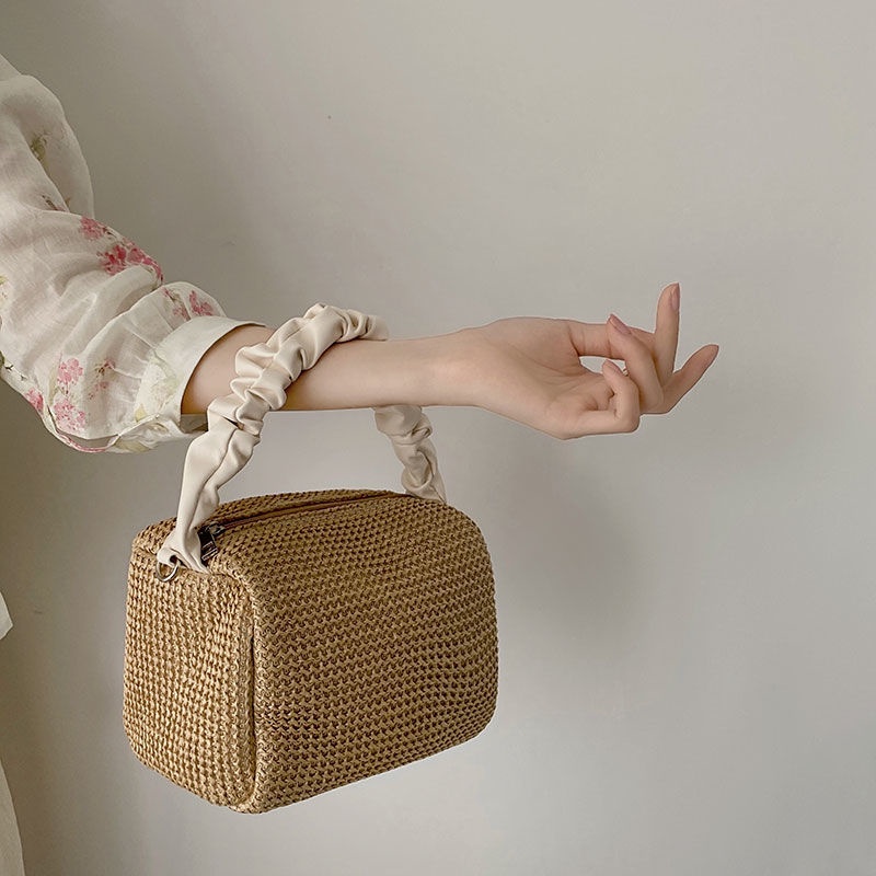 Túi Xách Đan Cói Phối Dây Xích Màu Sắc Tương Phản Phong Cách Thời Trang Pháp Dành Cho Nữ