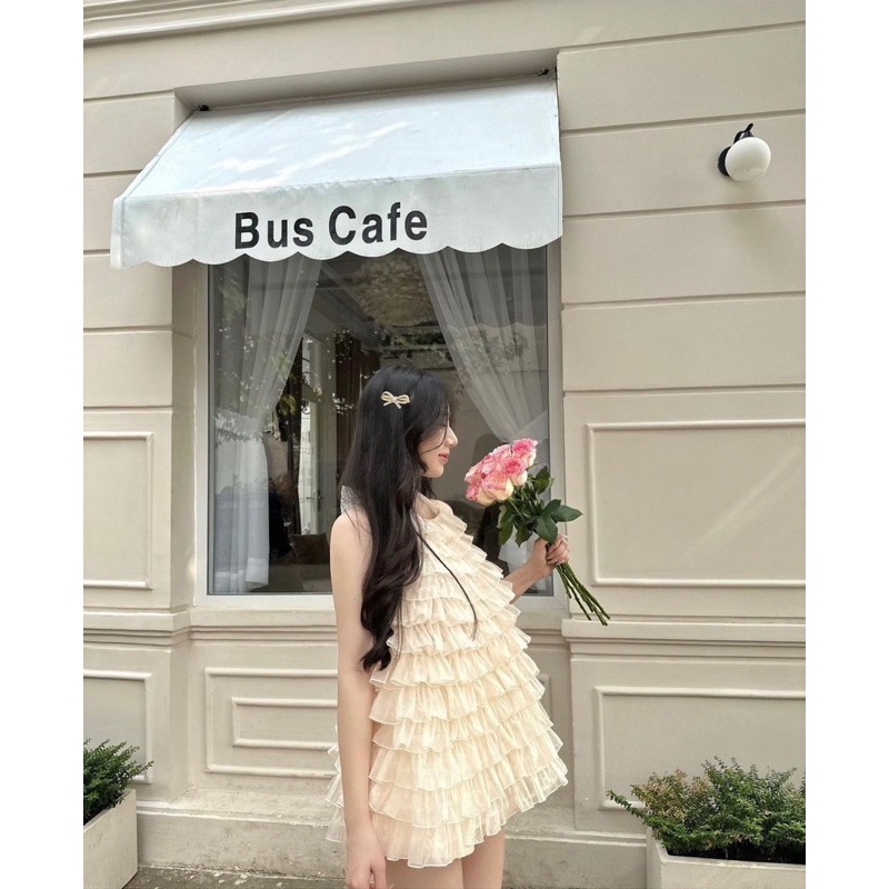 SET ÁO YẾM NƠ CỔ HỞ LƯNG BÈO TẦNG + QUẦN SHORTS NUDE vani