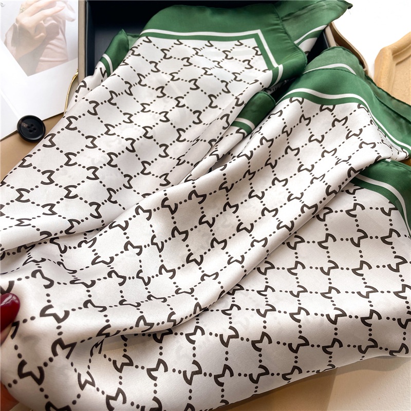 Khăn Choàng Cổ Hình Vuông 70x 70cm In Họa Tiết Hoa &amp; Chữ M Bằng Lụa Thời Trang Cho Nữ