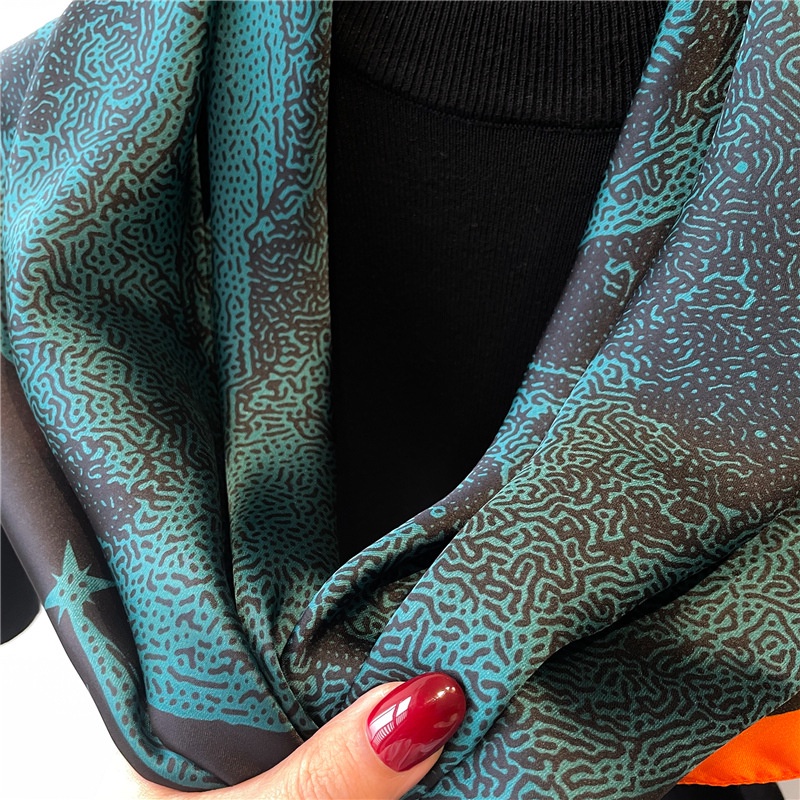 Khăn Choàng Cổ Hình Vuông 90 * 90CM Chất Lụa In Họa Tiết Thời Trang Thu Đông Cho Nữ