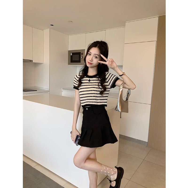 Áo Thun Ngắn Tay Họa Tiết Sọc Ngang Thời Trang Dành Cho Nữ