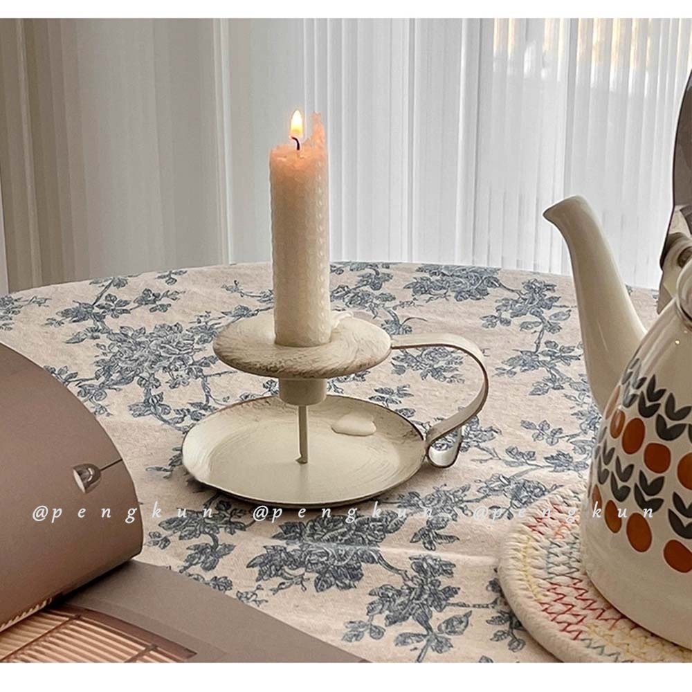 Giá Đỡ Đèn Cầy Bằng Sắt Màu Trắng Phong Cách Trung Cổ Độc Đáo Trang Trí Nhà Cửa