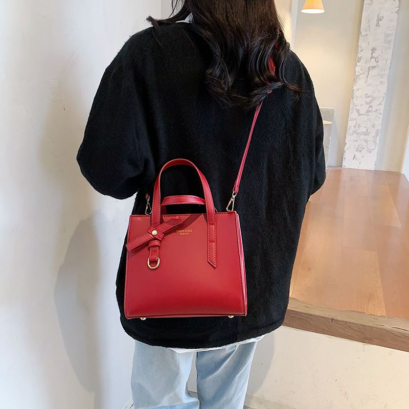 Túi Xách Đeo Vai Cỡ Lớn Màu Đỏ Thời Trang Cho Nữ