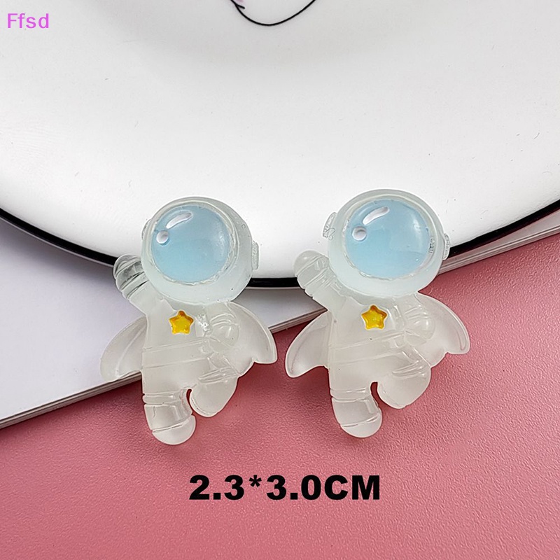 {Ffsd} Set 10 Đồ Chơi Slime Resin Trong Suốt Màu Xanh Dương Phát Sáng Hình Phi Hành Gia Vũ Trụ Đáng Yêu