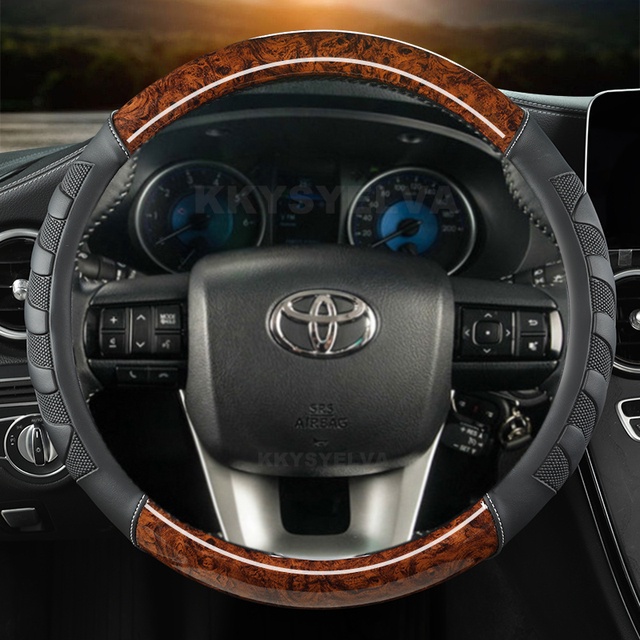 Vỏ Bọc Vô Lăng Họa Tiết Vân Gỗ Cho Toyota Fortuner 2016-2019 2021 2022 Hilux 2015-2019 2020 2022