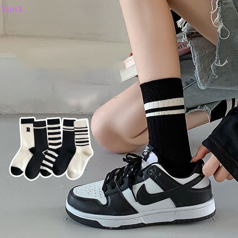 1 Đôi Tất Cotton Thấm Hút Mồ Hôi Họa Tiết Kẻ Sọc Trắng Đen Thời Trang Mùa Hè Cho Nữ