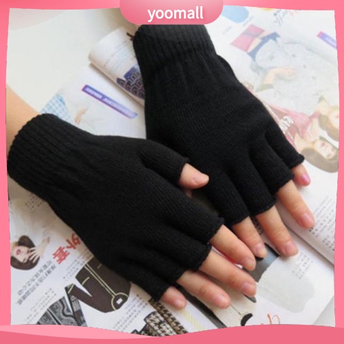 1 Đôi Găng Tay Hở Ngón Giữ Ấm Mùa Đông Màu Đen