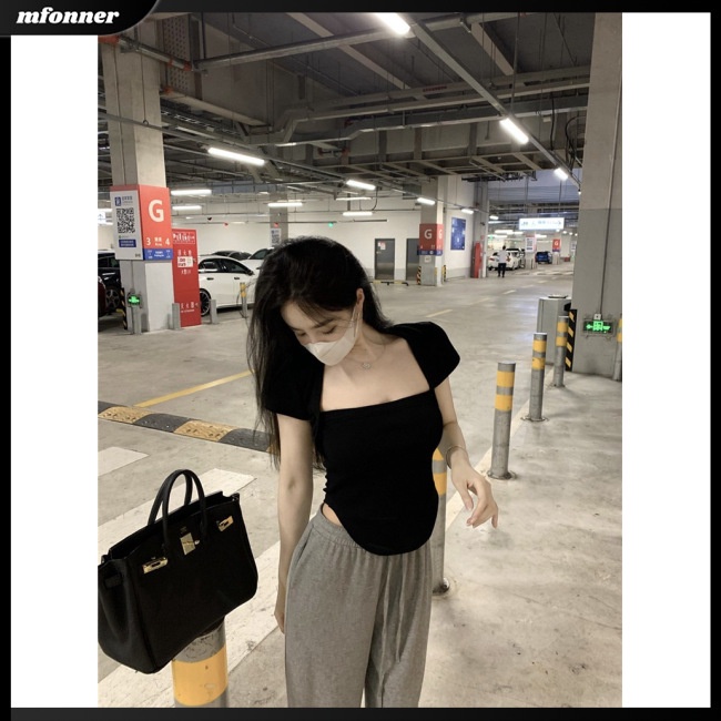 Áo Thun Tay Ngắn Cổ Vuông Khoét Sâu Gợi Cảm Cho Nữ