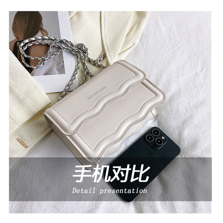 Túi Xách Đeo Chéo Vai Kiểu Vuông Nhỏ Phối Dây Xích Thời Trang Mùa Hè 2023 Dành Cho Nữ