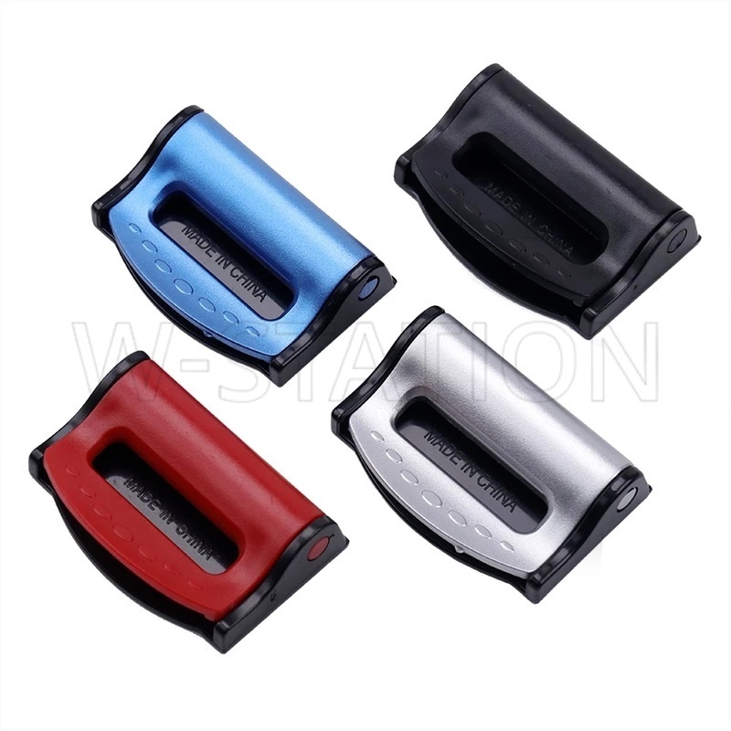 Bộ 2 Kẹp Dây Đai An Toàn Xe Hơi Bằng Nhựa Điều Chỉnh Được Tiện Dụng