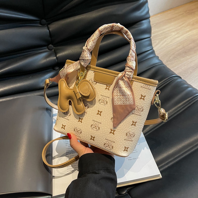 Túi Xách Da Pu Phối Khăn Lụa Thời Trang Cho Nữ