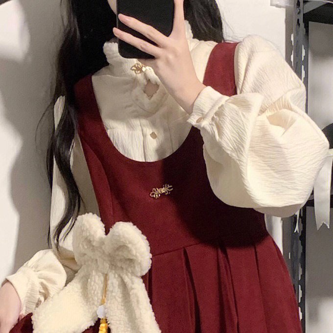 Váy yếm đầm babydoll Two-piece suit sweet preppy style rabbit thêu red strap dress + long-tay áo sơ mi có nơ