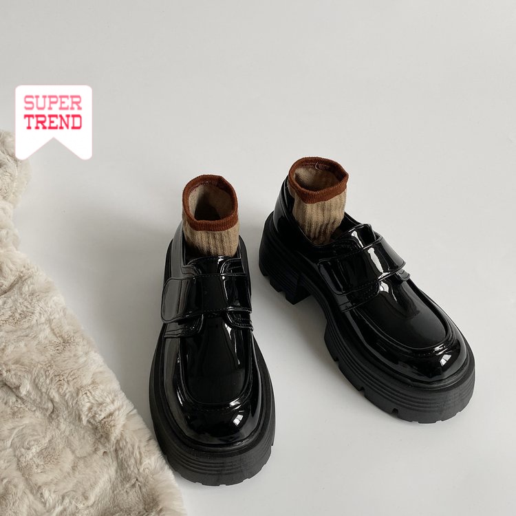 Giày Mũi Tròn Quai Dán Màu Trơn Thoải Mái Dễ Phối Đồ Thời Trang