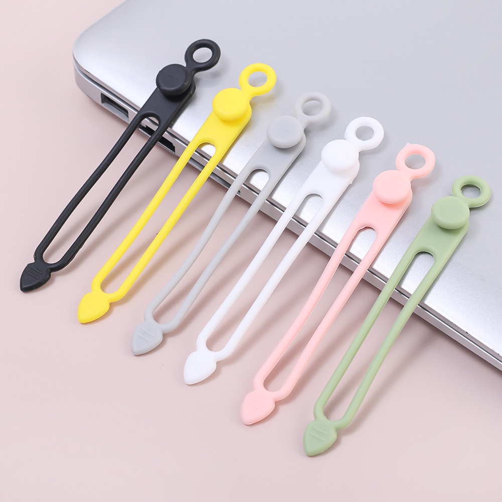 Kẹp Cố Định Dây Cáp Sạc / Điện Thoại / Tai Nghe Để Bàn Bằng Silicon Mềm Hình Trái Tim