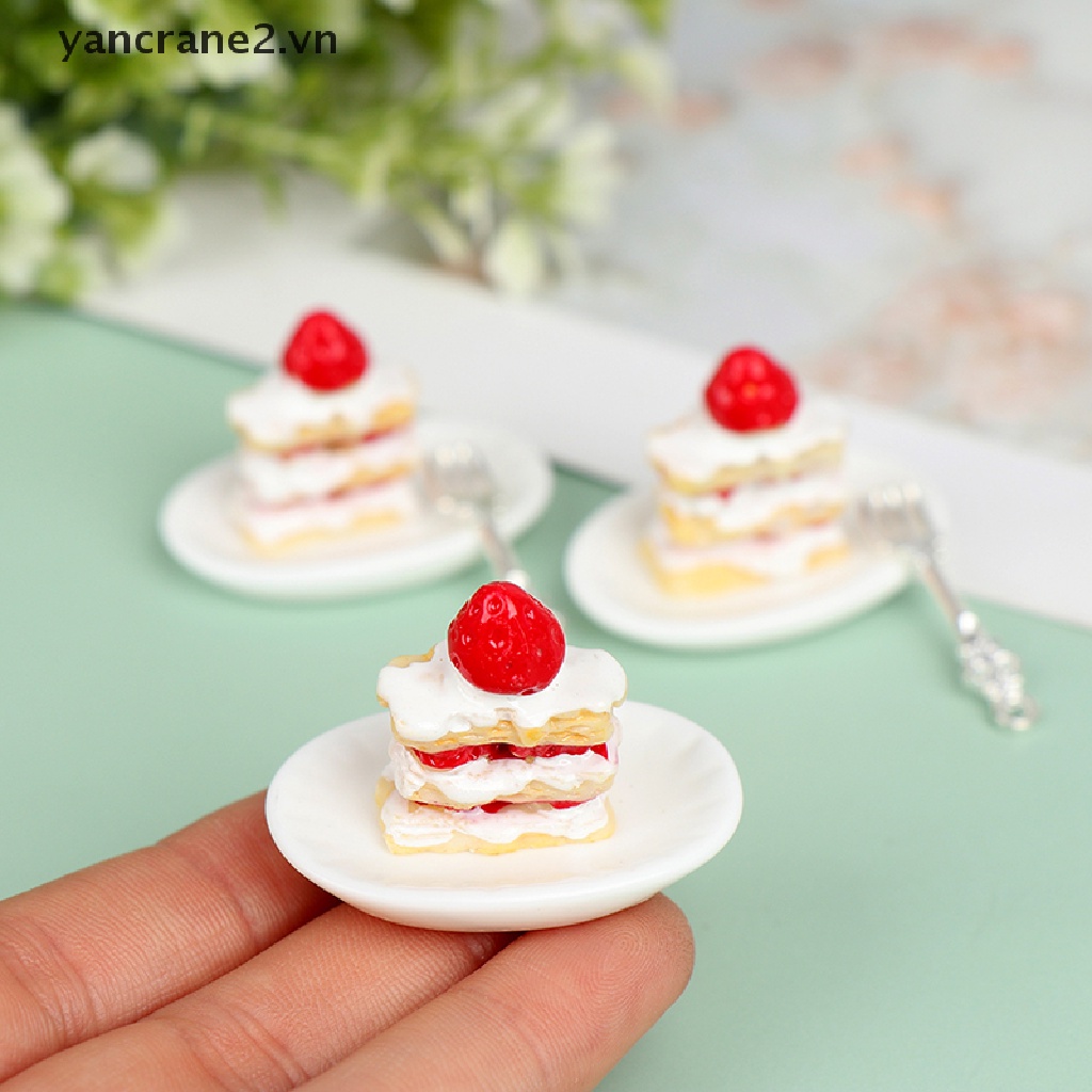 1 Bộ Dĩa Đựng Bánh Dâu Tây Tỉ Lệ 1: 12 Dùng Trang Trí Nhà Búp Bê