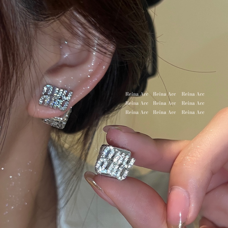 Khuyên Tai Hình Khối Lập Phương In Chữ Miu Thời Trang Cho Nữ