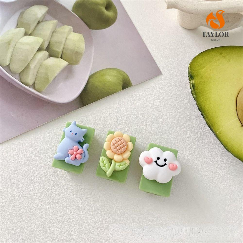 1 Dụng Cụ Quấn Bảo Vệ Dây Cáp Hình Hoa 3D Chống Cắn TAYLOR1