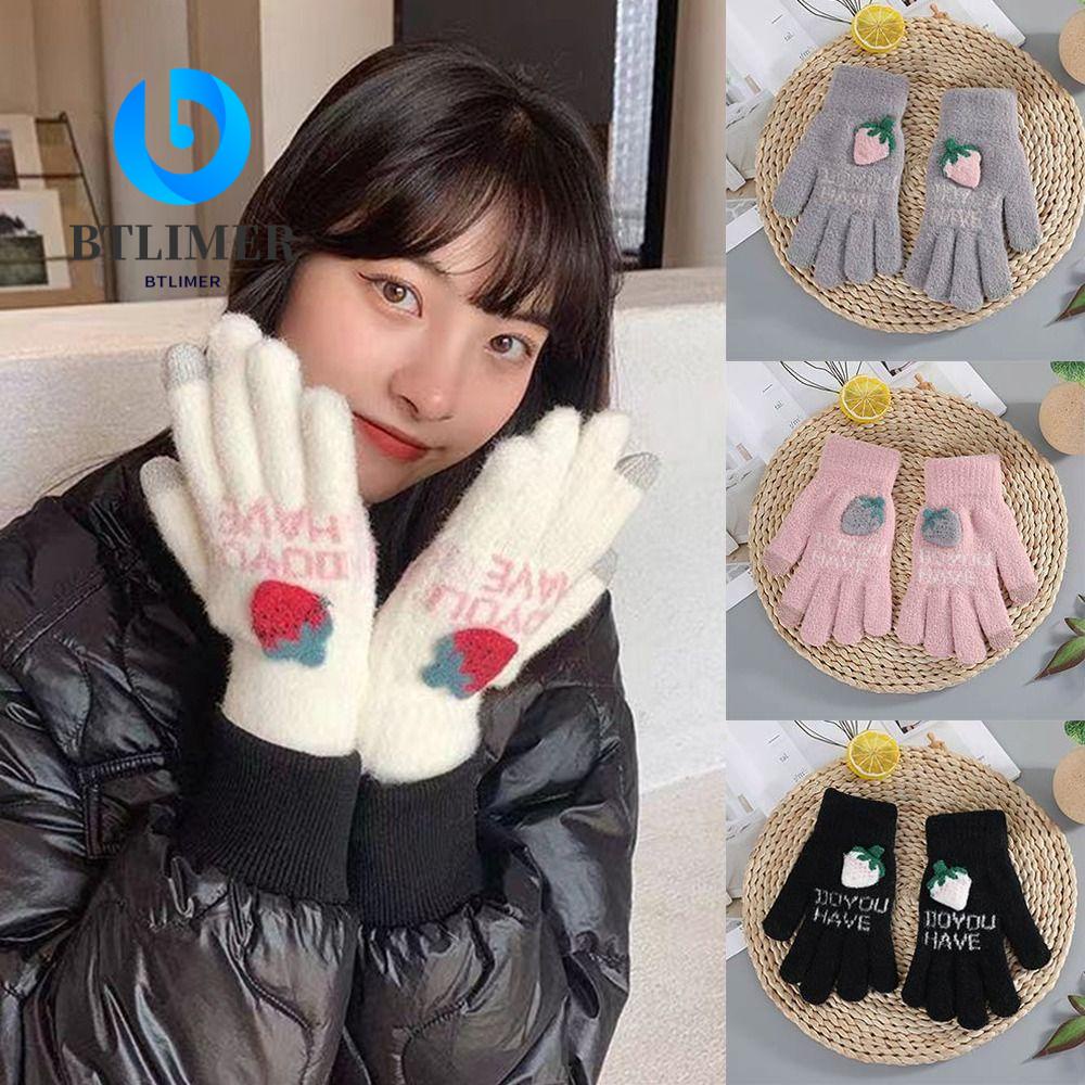 Găng Tay Len Thể Thao Ấm Áp Họa Tiết Dâu Tây Dễ Thương