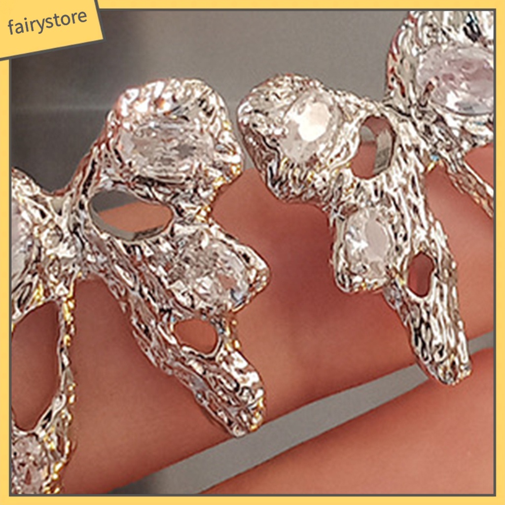 1 Đôi Bông Tai Hình Bướm Rỗng Bằng Kim Loại Đính Đá