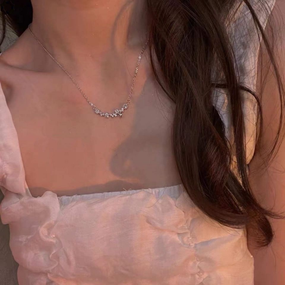 Dây Chuyền Mặt Hoa Zircon Siêu Lấp Lánh Sang Trọng