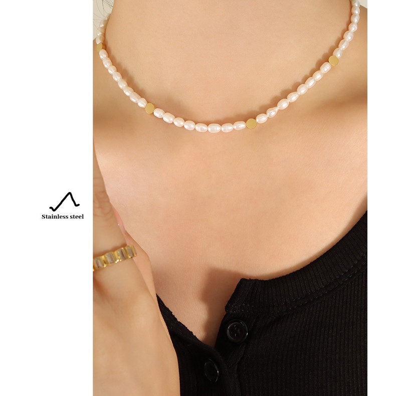 Vòng Cổ Đính Hạt Ngọc Trai Hình Trụ Nhỏ Màu Vàng Đồng Phong Cách Pháp Độc Đáo