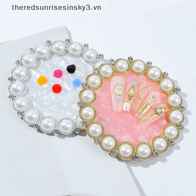 Khung Trưng Bày Móng Tay Giả Ngọc Trai Thời Trang