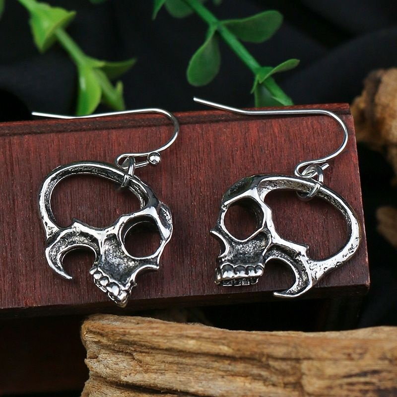 Bông Tai Đinh Tán Hình Đầu Lâu Kinh Dị Phong Cách Halloween