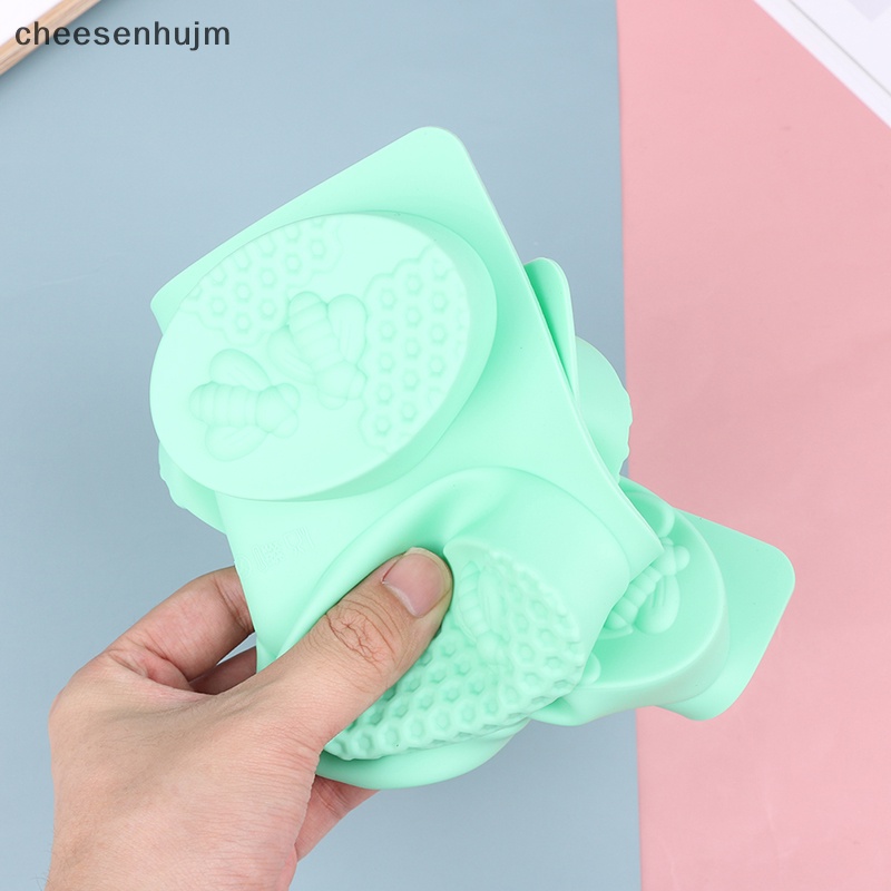 1 Khuôn Làm Bánh Xà Phòng 6 Ô Hình Con Ong Bằng Silicone