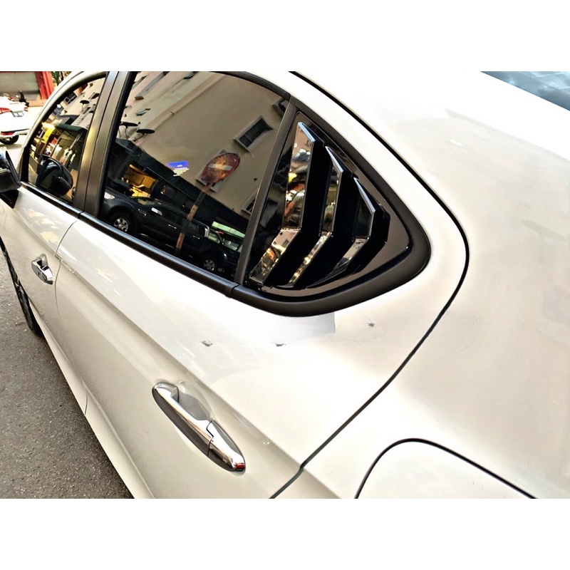 2 cái honda city gn2 2020-2023 new city sedan / city hatchback cửa sổ tam giác bìa bóng đen nhìn thể thao