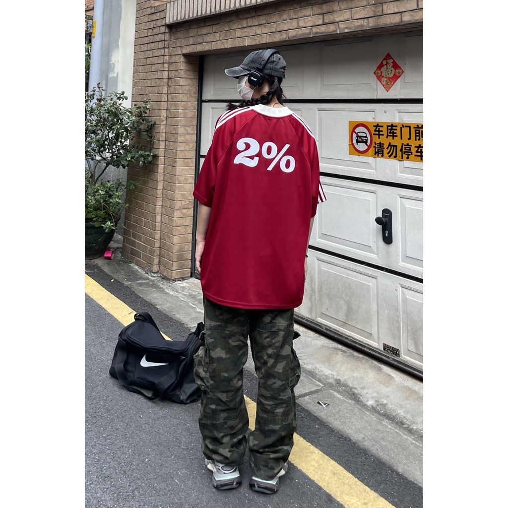 Áo Thun Tay Ngắn Cổ Chữ v Form Rộng Thêu Họa Tiết Phong Cách Retro Mỹ Cho Nam Nữ