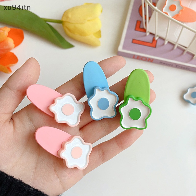 Set 2 Kẹp Tóc Hình Bông Hoa Màu Sắc Ngọt Ngào