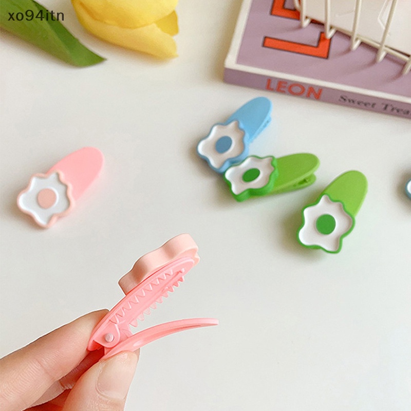 Set 2 Kẹp Tóc Hình Bông Hoa Màu Sắc Ngọt Ngào