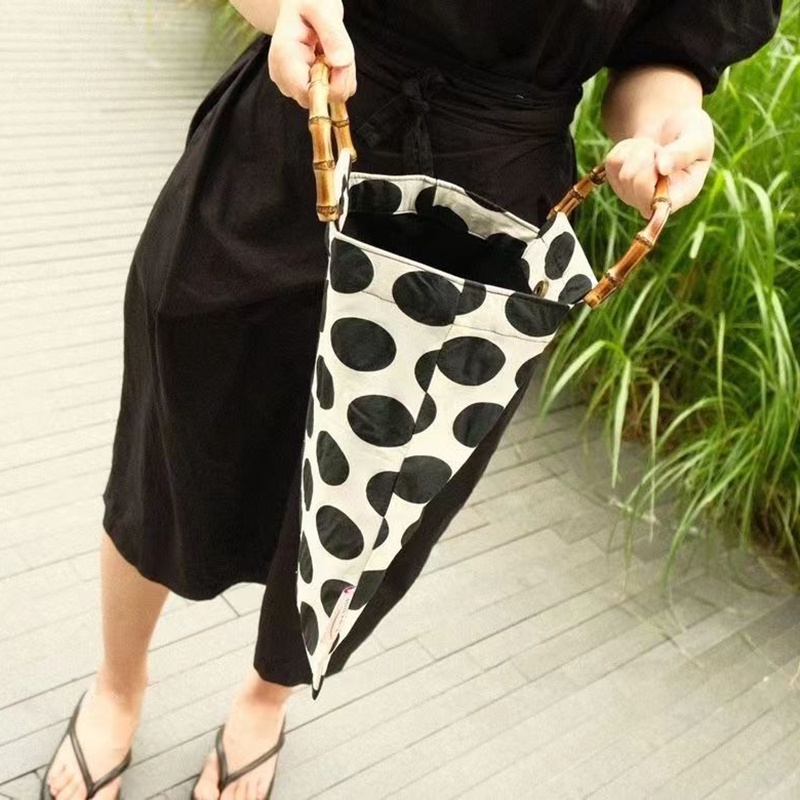 Túi Xách Tay Bằng Tre Họa Tiết Chấm Bi Màu Đen Phong Cách pop Cổ Điển Thời Trang Cho Nữ