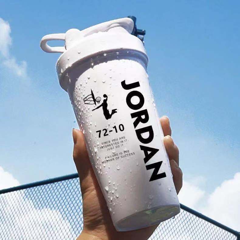 Bình nước xịn  bình lắc, shaker thể thao, tập gym 450ml có quả lắc lò xo có hộp chia ngăn đựng whey