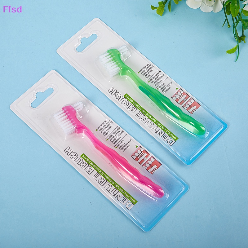 Bàn Chải Vệ Sinh Lông Cứng Với Tay Cầm Nhựa Tiện Dụng Cho Nam Nữ