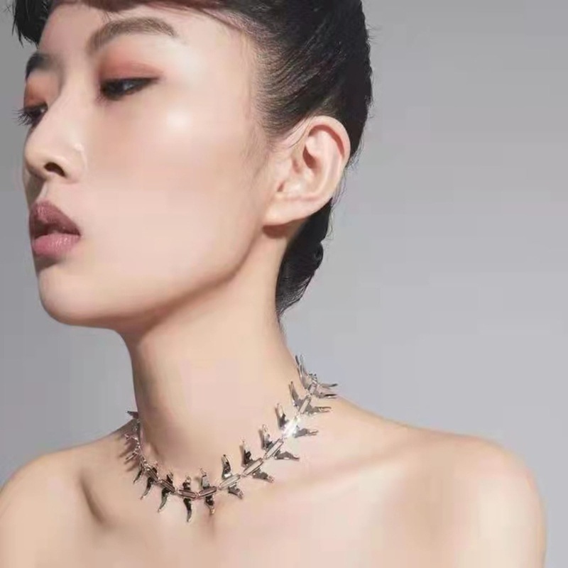 Vòng Cổ Choker Bản To Thêu Hình Xương Cá Phong Cách Punk Dễ Phối Đồ Thời Trang Cho Nữ