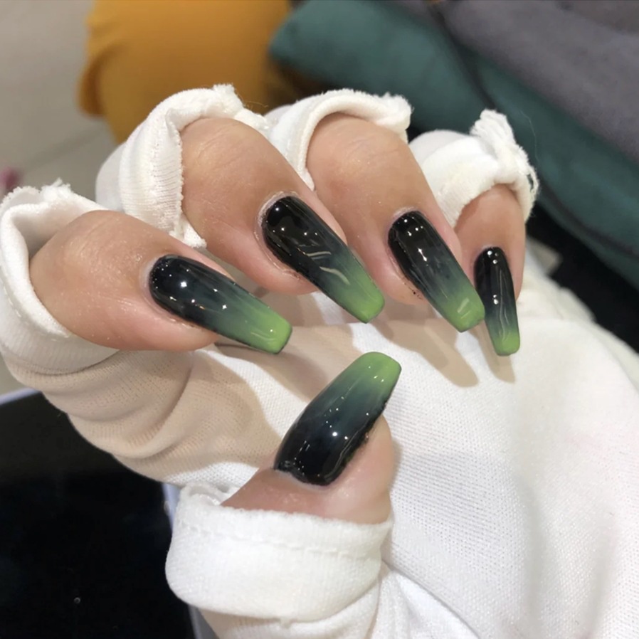 Set 24 Miếng Dán Móng Tay Giả Màu Xanh Lá Đậm