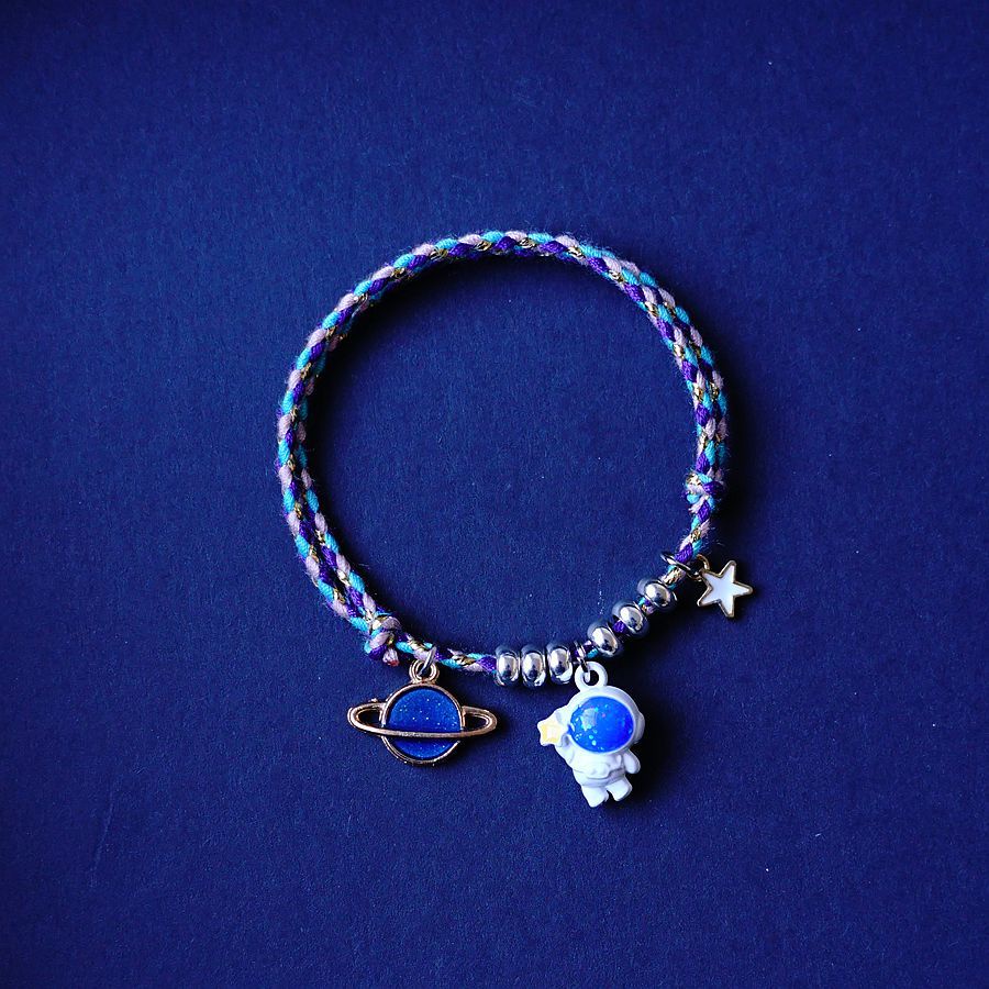 Vòng Tay Nam Châm Hình Phi Hành Gia Thời Trang Cho Cặp Đôi