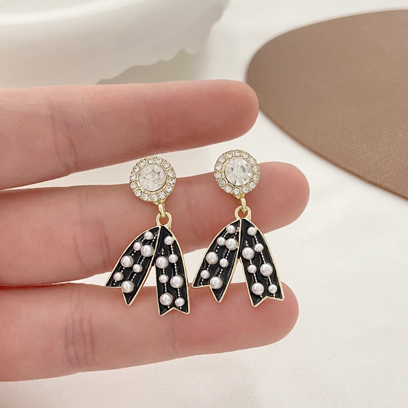 Bông Tai Hình Bướm Đính Ngọc Trai Sang Trọng Phong Cách Hàn Quốc