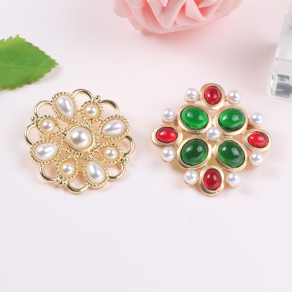 Ghim Cài Áo Hình Thánh Giá Đính Ngọc Lục Bảo Đỏ Sang Trọng