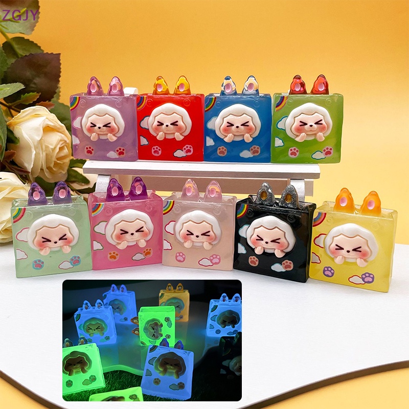 Móc Khóa Bằng Nhựa Resin Màu Gradient Phát Quang Độc Đáo Mới