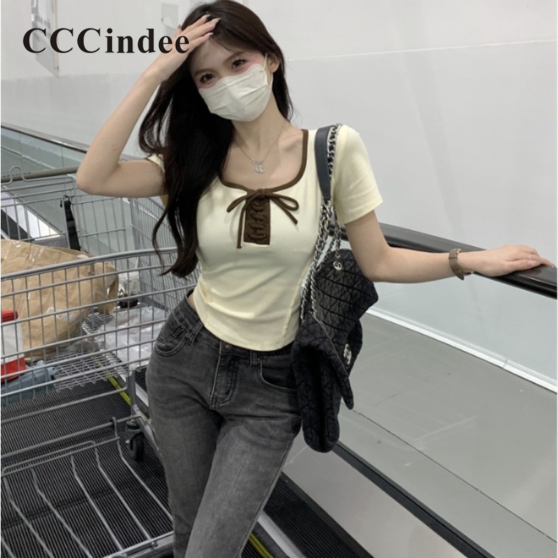 Áo thun nữ CCCINDEE cổ vuông tay ngắn viền màu tương phản thời trang mới 2023